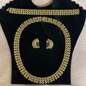 Vintage 80s Elegant Gold Jewelry Set